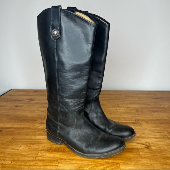 Frye Black Leather Heeled Boots with Timeless Design - Picture 2 of 7